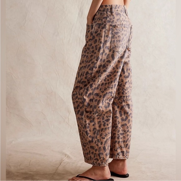 Free People Leopard Barrel Jeans size 27 - Picture 3 of 8